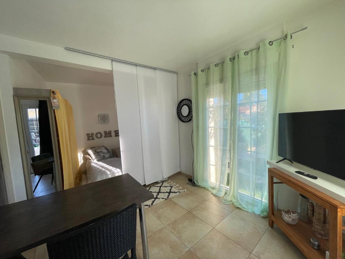 Location Studio De Charme Antibes Exterior foto